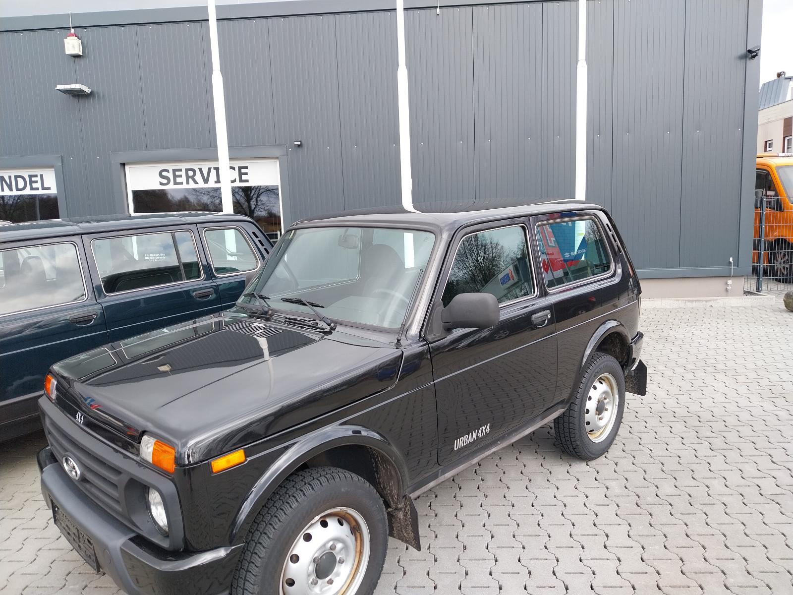 Lada LADA NIVA 64 TKM HU/AU AHK HOHLRAUMK URBAN GARAN