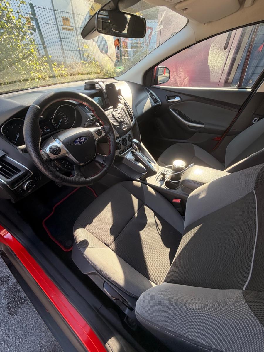 Ford Focus 2013 — photo 8