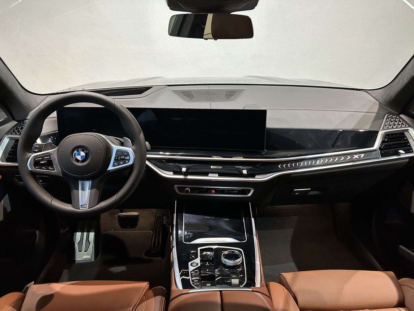 Fahrzeugabbildung BMW X7 xDrive40d M Sportpaket, Integral Aktivlenkung