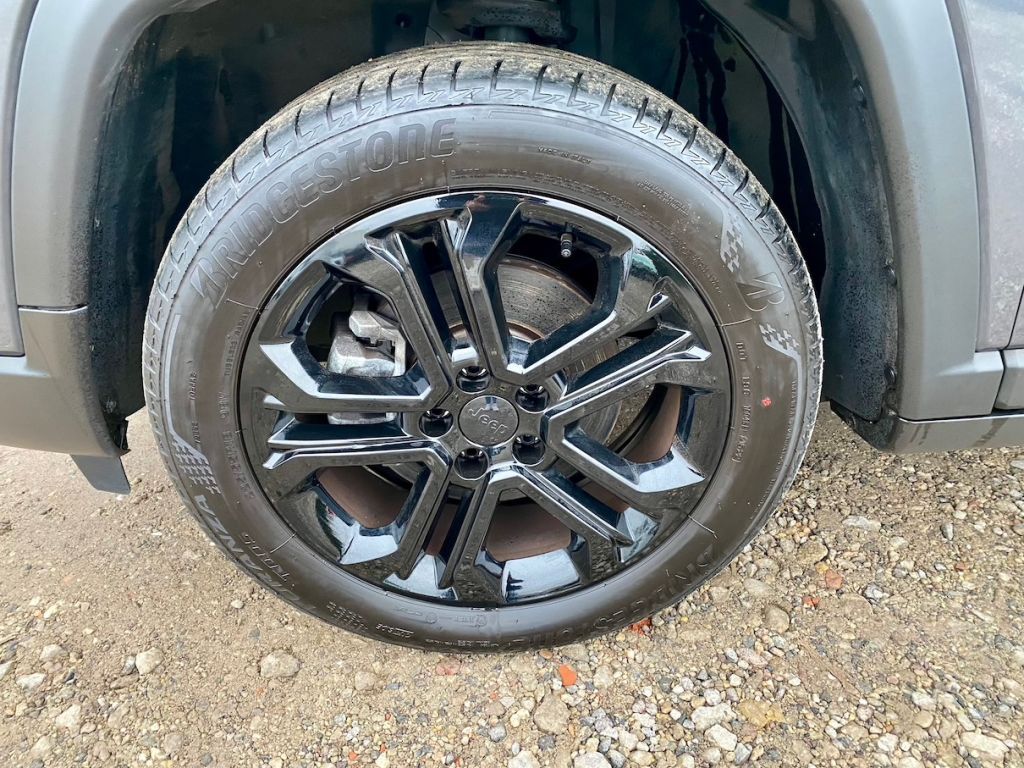 Fahrzeugabbildung Jeep Compass 1.5 Autom. Night Eagle AAC SHZ CARPLAY