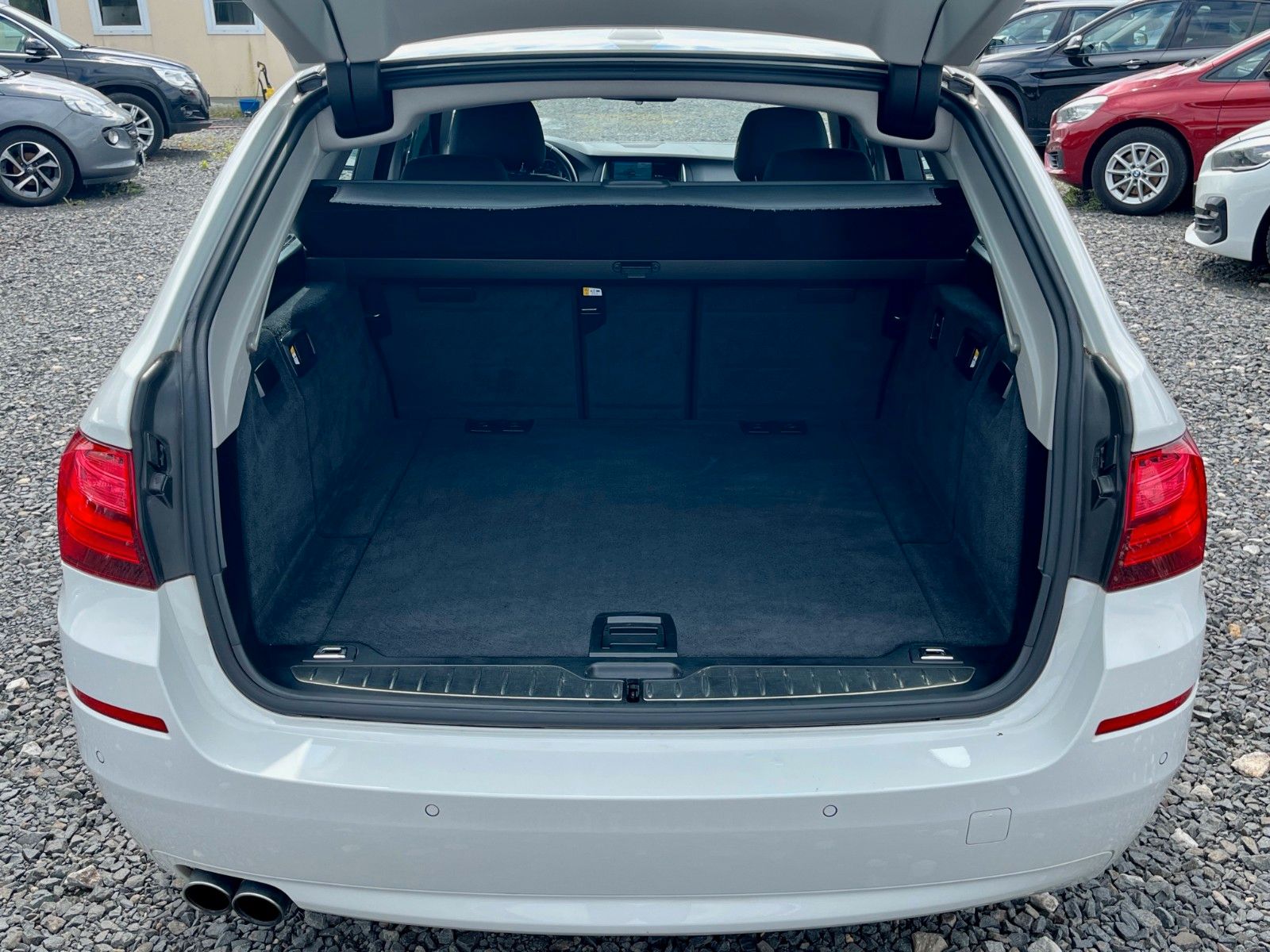 Fahrzeugabbildung BMW 520d Aut. Navi Alarm PDC HiFi Scheckheft SPORTL