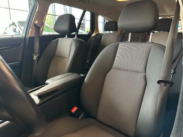 MYAUTOCENTER – Gebraucht- und Jahreswagen mit Werkstattservice in Pfaffenhofen Mercedes-Benz C 250 C T-Modell *2-ZONEN*TEMPO*Navi*SZHZ*PDC*