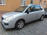 Kia Carens 2.0 CRDi mit TÜV  Anhängerkupplung  - Kia Carens aus 2007 mit Diesel-Antrieb