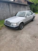 Mercedes-Benz Mercedes W124 E260 Top - scheckheftgepflegte Mercedes E 260