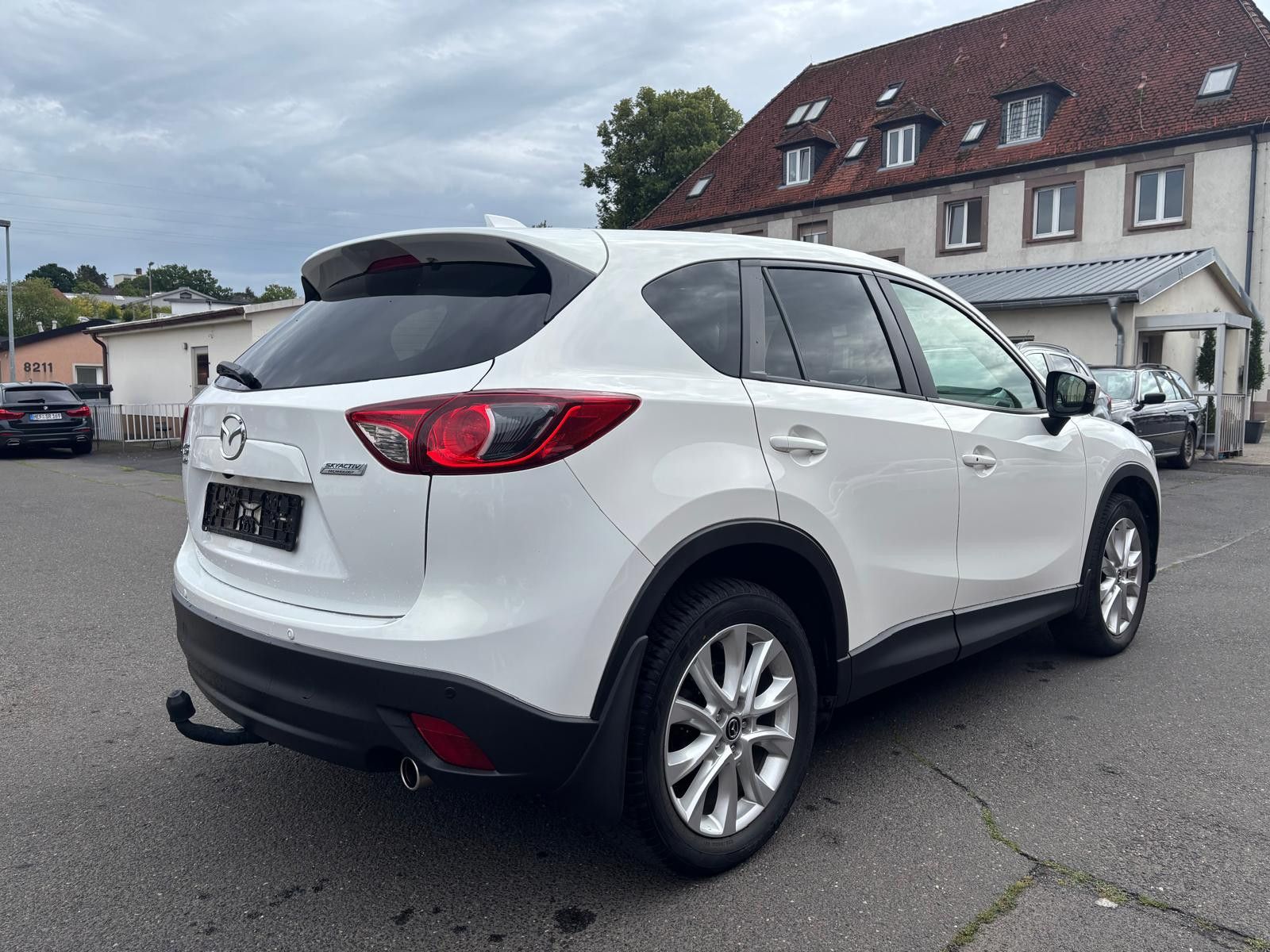Fahrzeugabbildung Mazda CX-5 Sports-Line AWD-NAV-XEN-LEDER-AHK-GSD-BOSE-