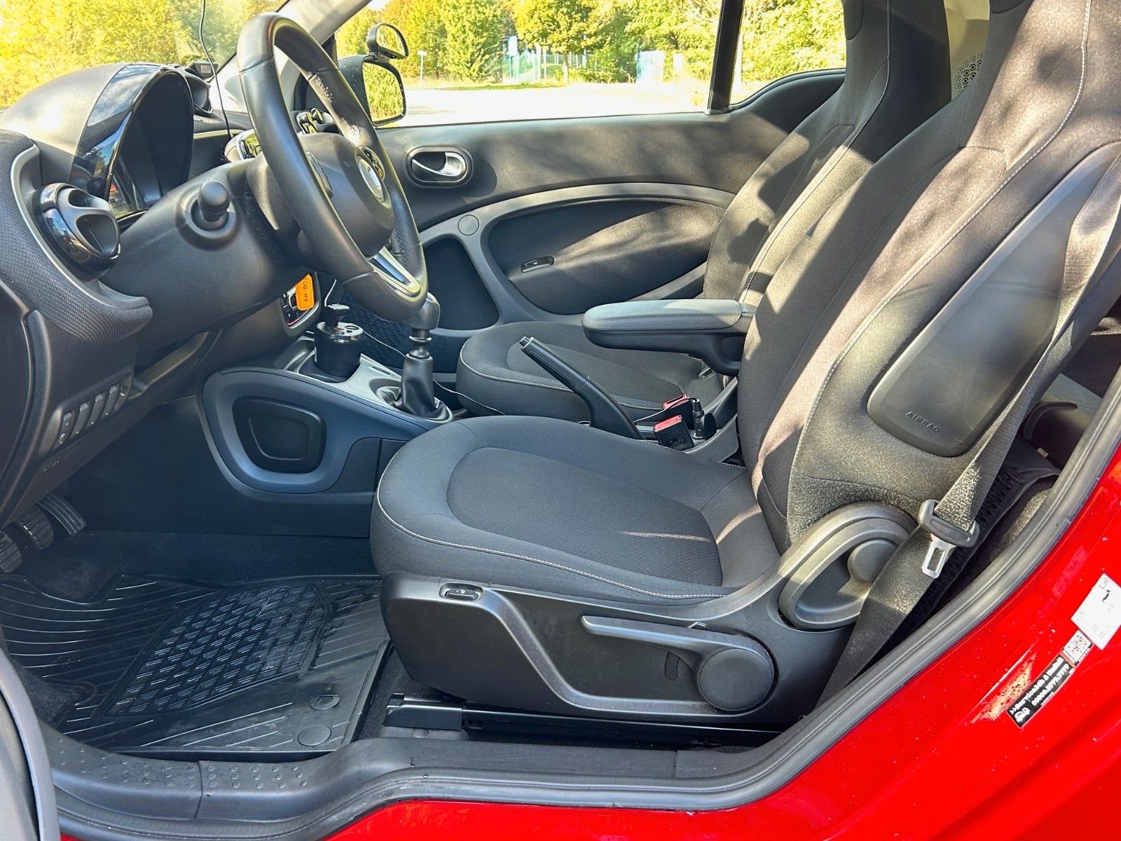 Fahrzeugabbildung Smart ForTwo Coupé 0.9 Passion *Sitzhzg*Panorama*RFK*