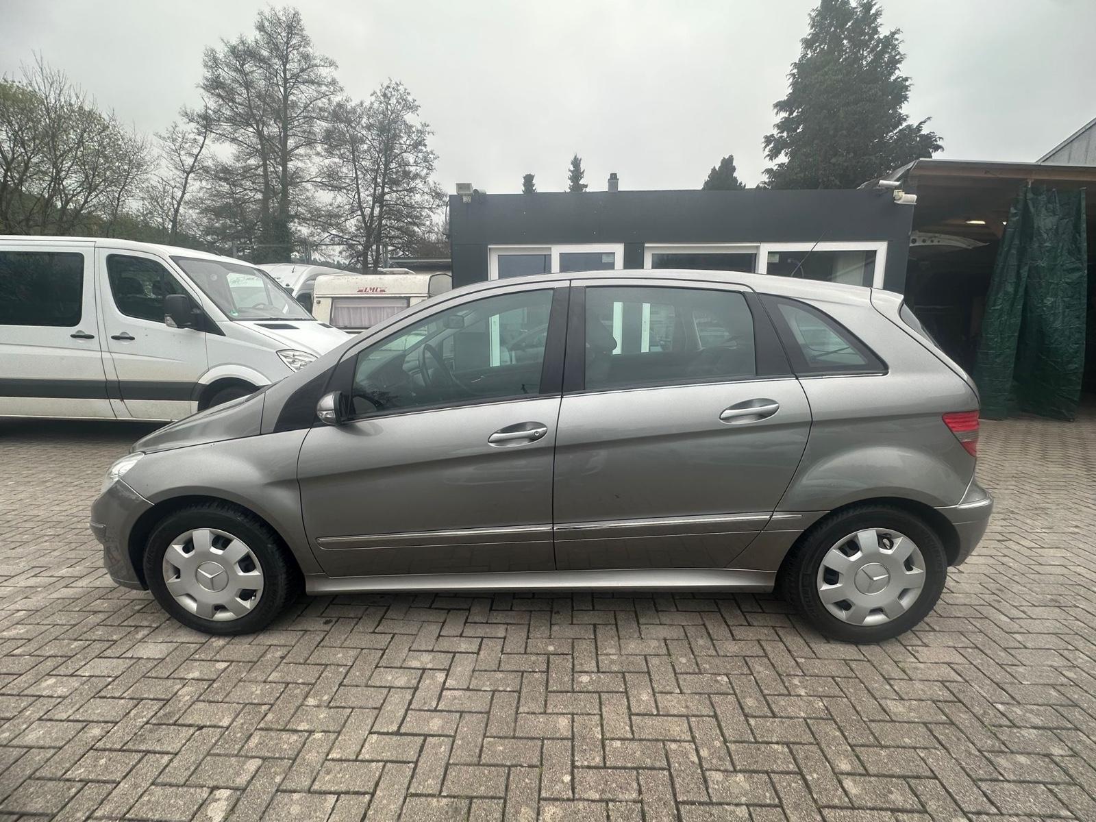 Mercedes-Benz B 200 CDI*Autom*PDC V+H*AHK*Bi-Xenon
