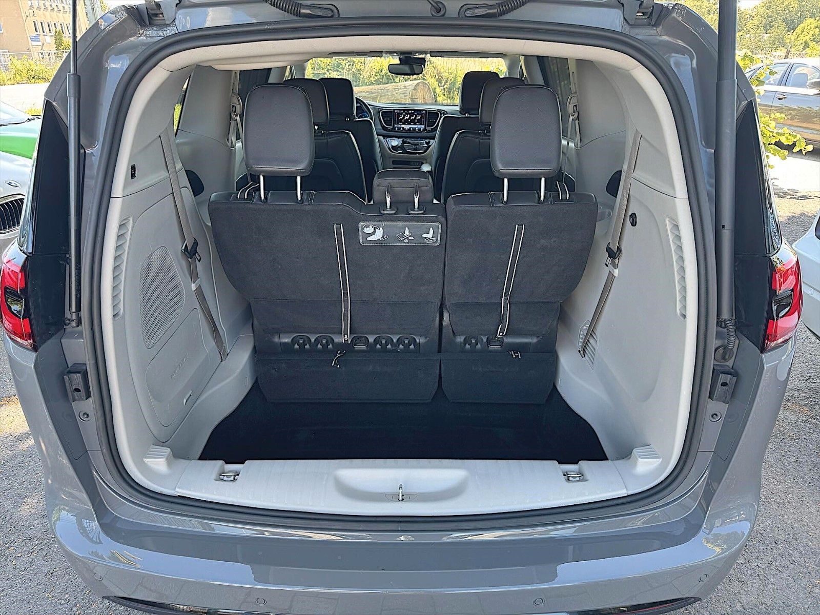 Fahrzeugabbildung Chrysler Pacifica 3.6 L V6 LIMITED LPG *LED*CarPlay*ACC*
