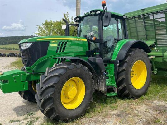 John Deere 6195M