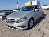Mercedes-Benz A 200 BlueEfficiency+KLIMA+SPORTSITZE+TEILLEDER+ - gebrauchte Mercedes-Benz A 200 aus dem Jahr 2012