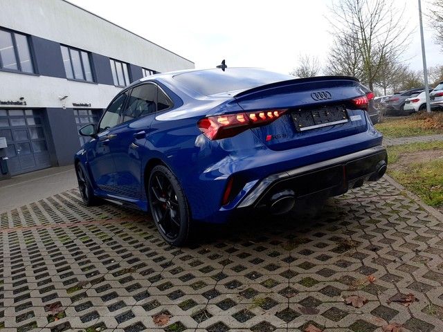 Fahrzeugabbildung Audi RS 3 Limousine Matrix SONOS PANO Kamera HuD