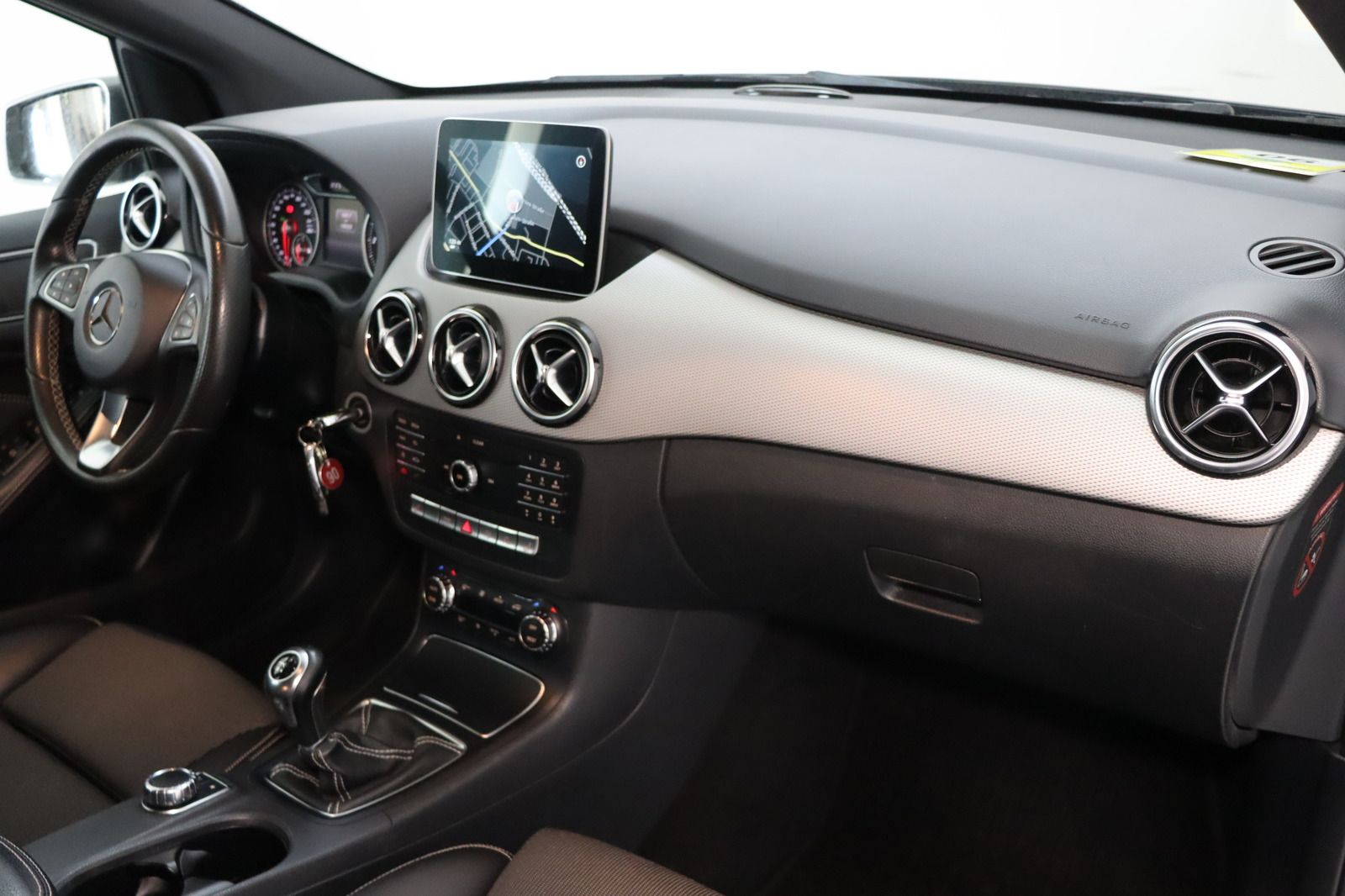 Fahrzeugabbildung Mercedes-Benz B 180 d * LED * Navigation
