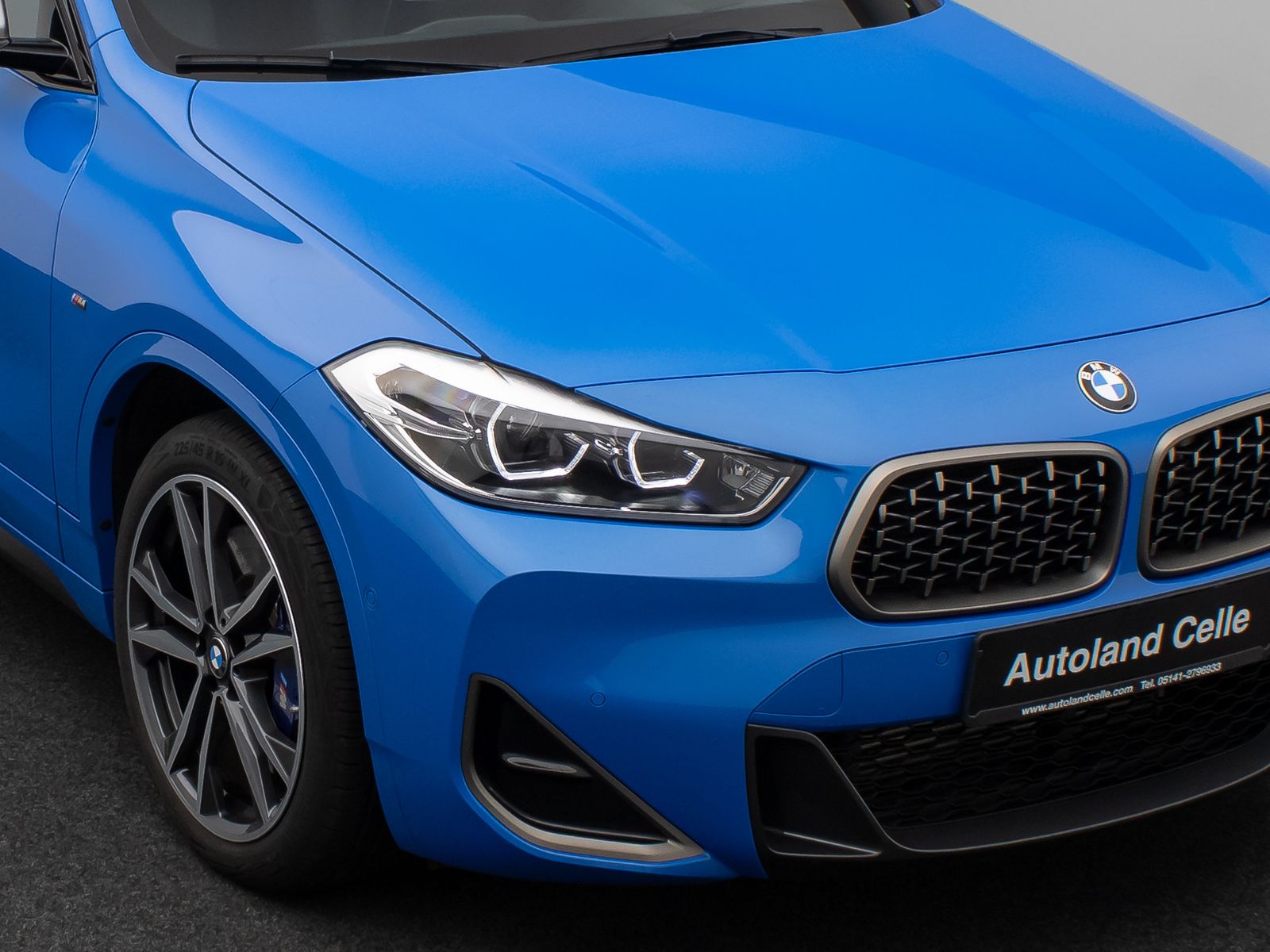 Fahrzeugabbildung BMW X2 M35i Kamera HUD DAB H/K Navi+ Alarm 19Zoll