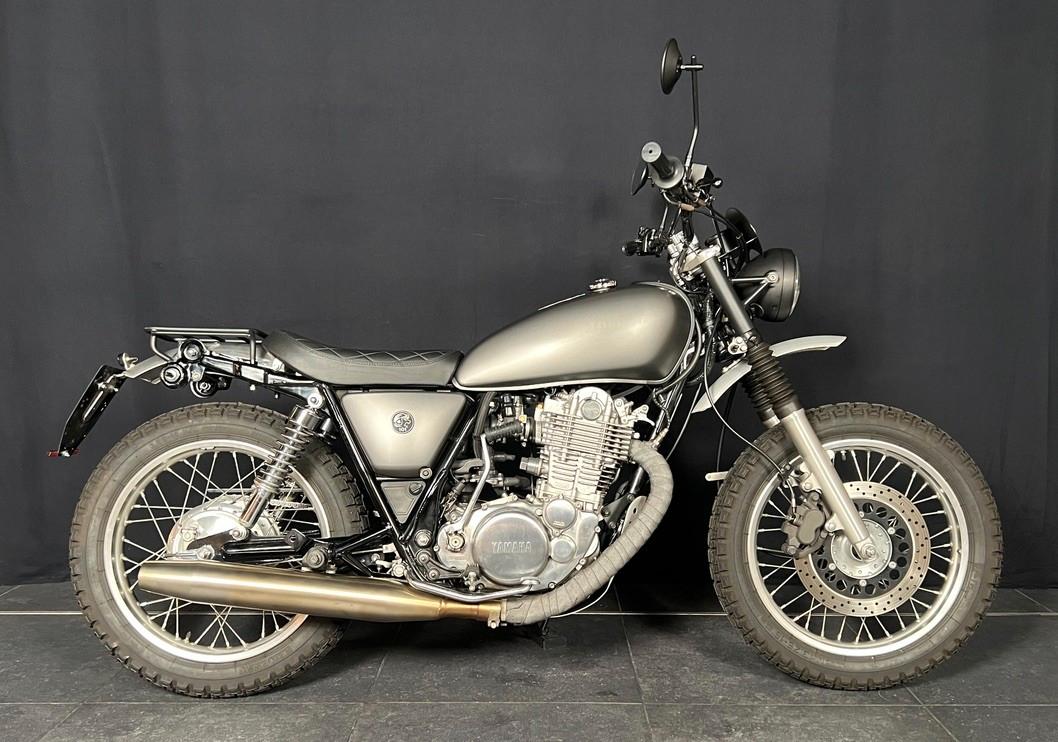Yamaha SR400