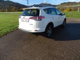 Toyota RAV 4 RAV4 ALLRAD Klima ALU PDC SH eFH - Toyota RAV 4 mit Benzin-Antrieb: Geländewagen