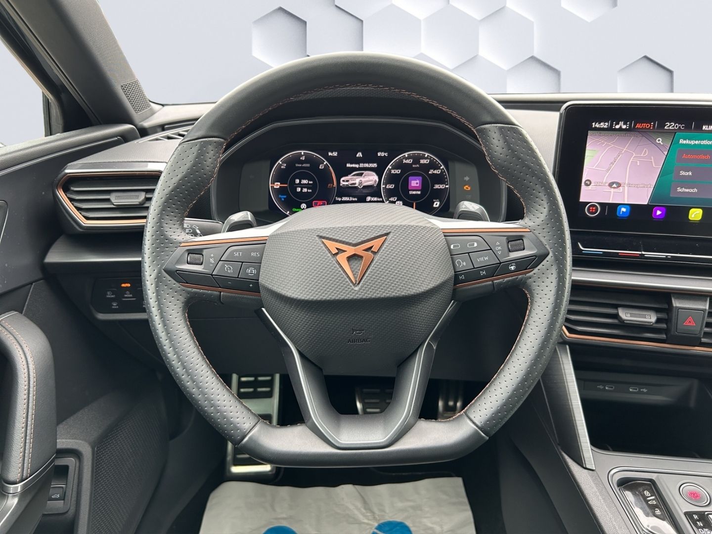 Leon 1.4 e-HYBRID DSG 110kW LED AHZV Sitzheizung