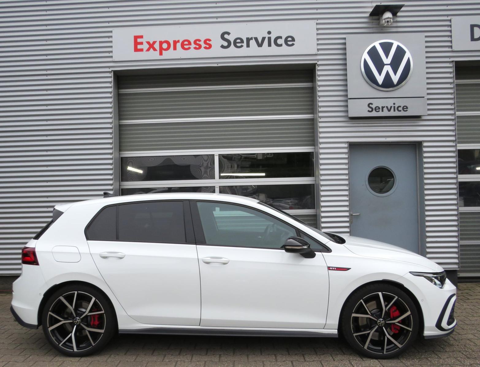 Volkswagen Golf VIII GTI 2.0 TSI DSG  /Navi/Kamera/Head-up/