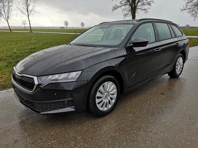 Skoda Octavia Kombi 1.5 TSI AHK Sitzh LED GRA GV5