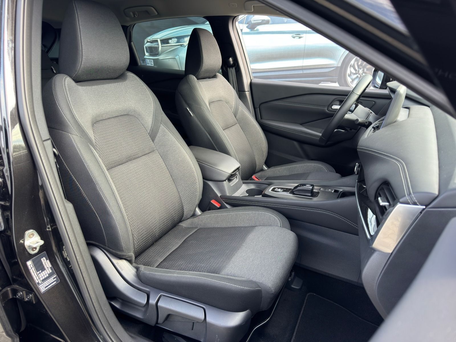 Fahrzeugabbildung Nissan Qashqai 1.5 VC-T N-Connecta*360°Cam*NAVI*eHeck