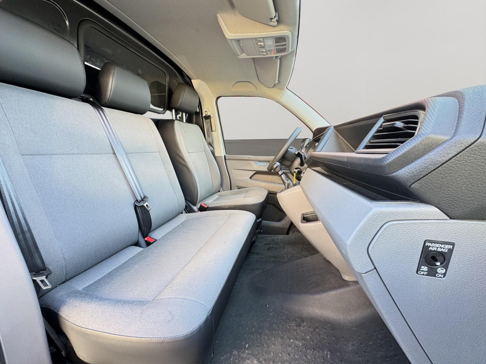 Volkswagen T6.1 Transporter 2.0 TDI Kasten FWD KLIMA PDC SH