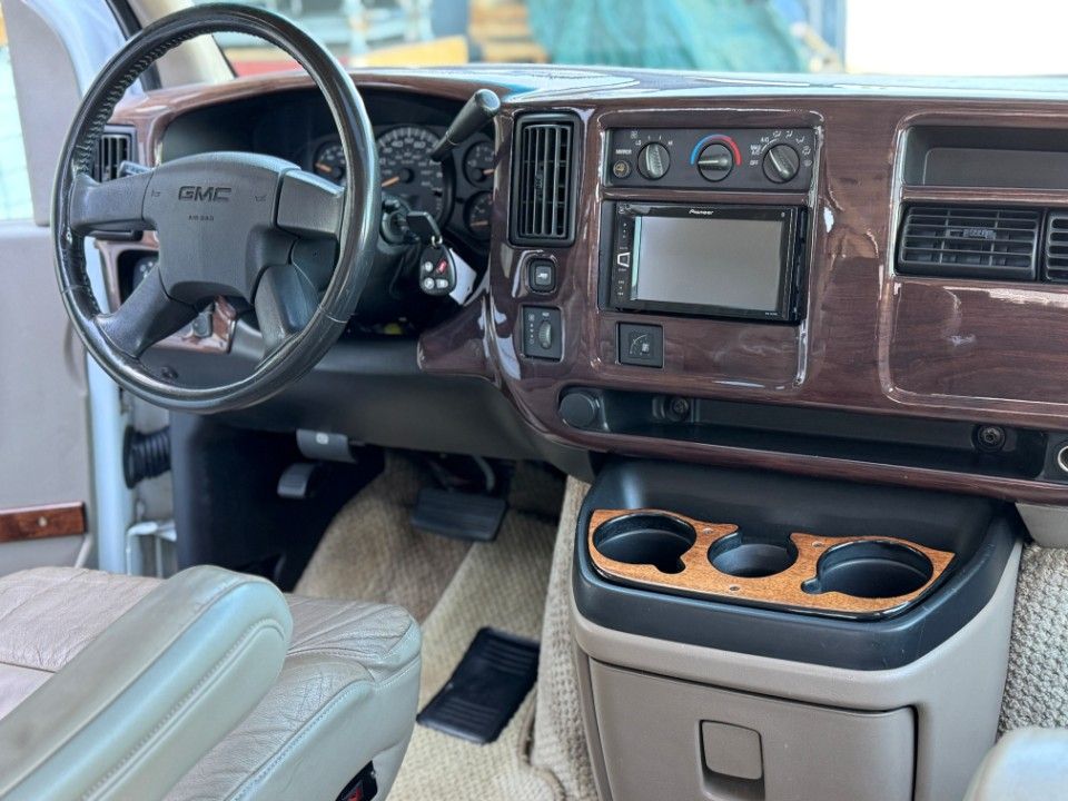 Fahrzeugabbildung Chevrolet Express Regency Protege 5.3 V8 LPG LowTop