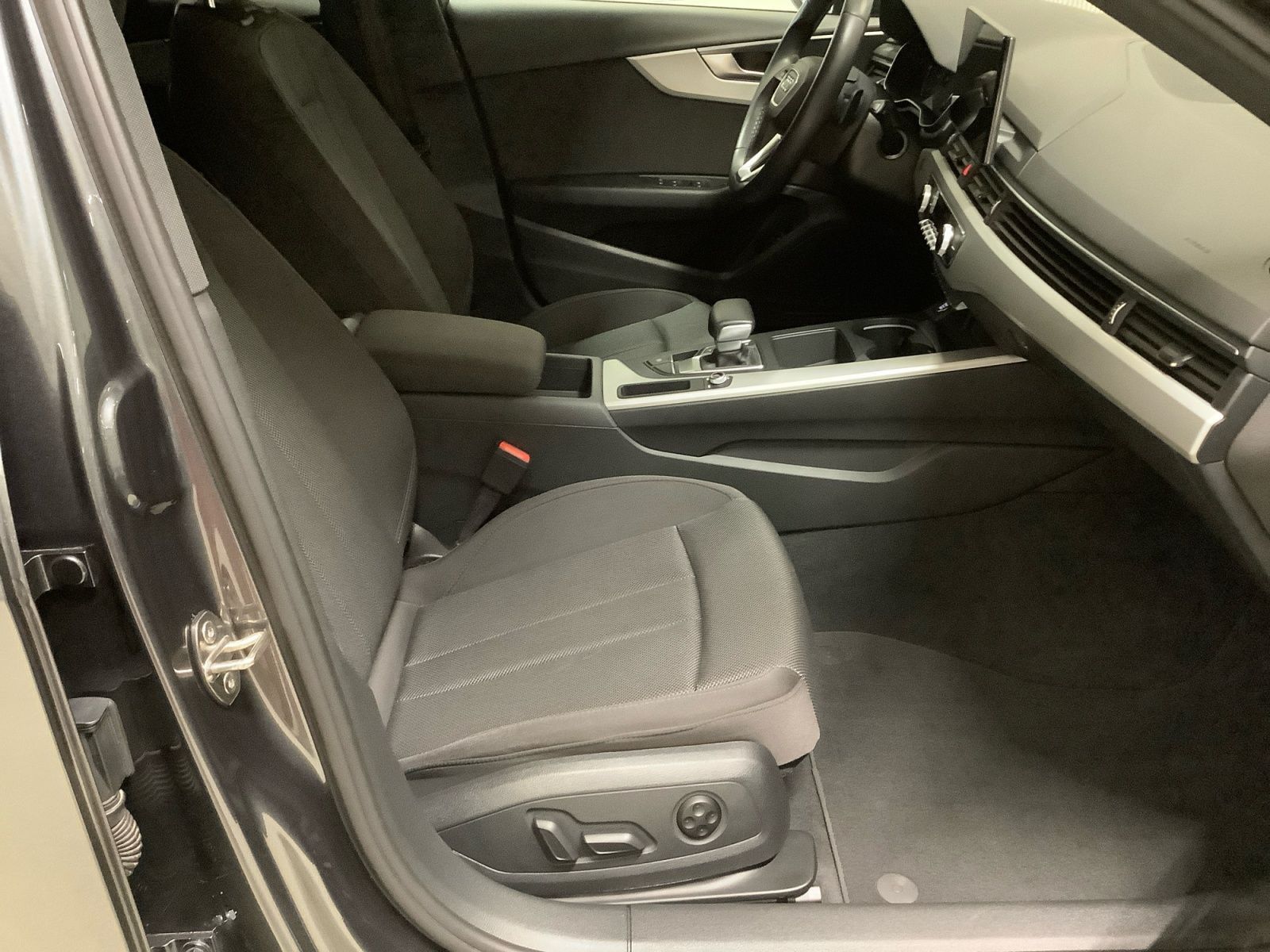 A4 Avant S line 40 TFSI S tronic,Pano,Kamera,LED