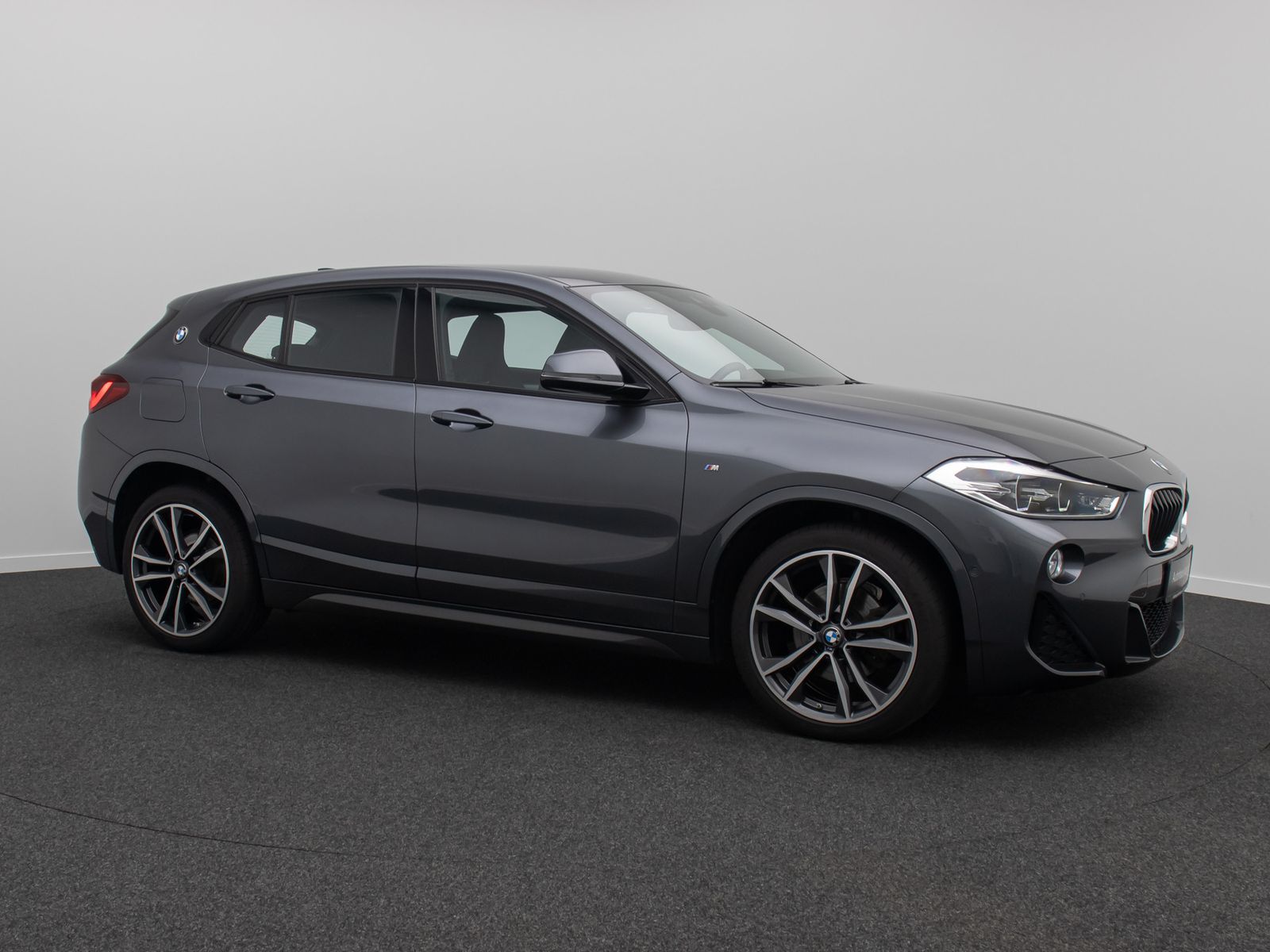 Fahrzeugabbildung BMW X2 sD18i M Sport AHK Kamera GeschwindiReg 19Zoll