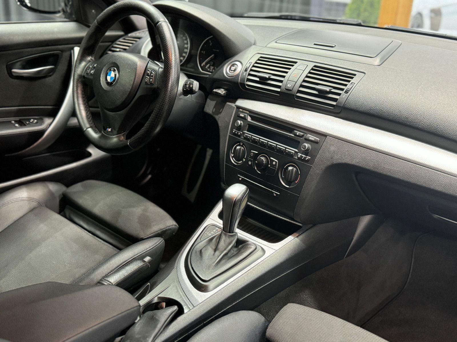 Fahrzeugabbildung BMW 123d Coupe|M-PAKET|AUTOMATIK|XENON|HIFI