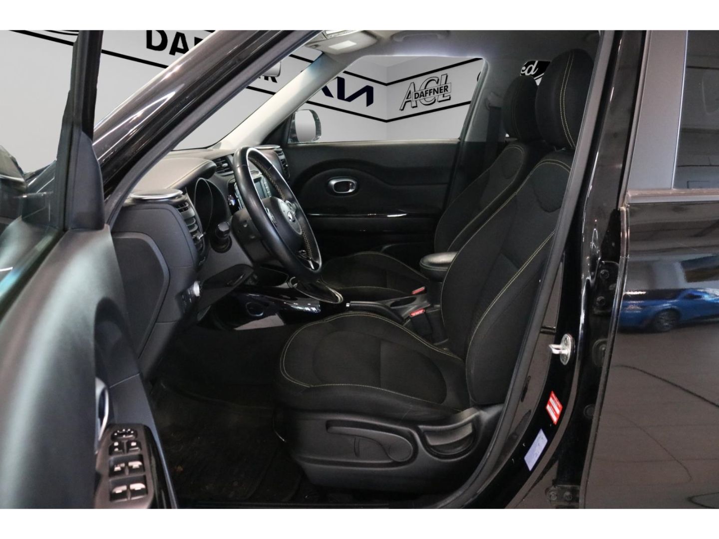 Fahrzeugabbildung Kia Soul Dream Team Navi Kamera Alu PDC Bluetooth