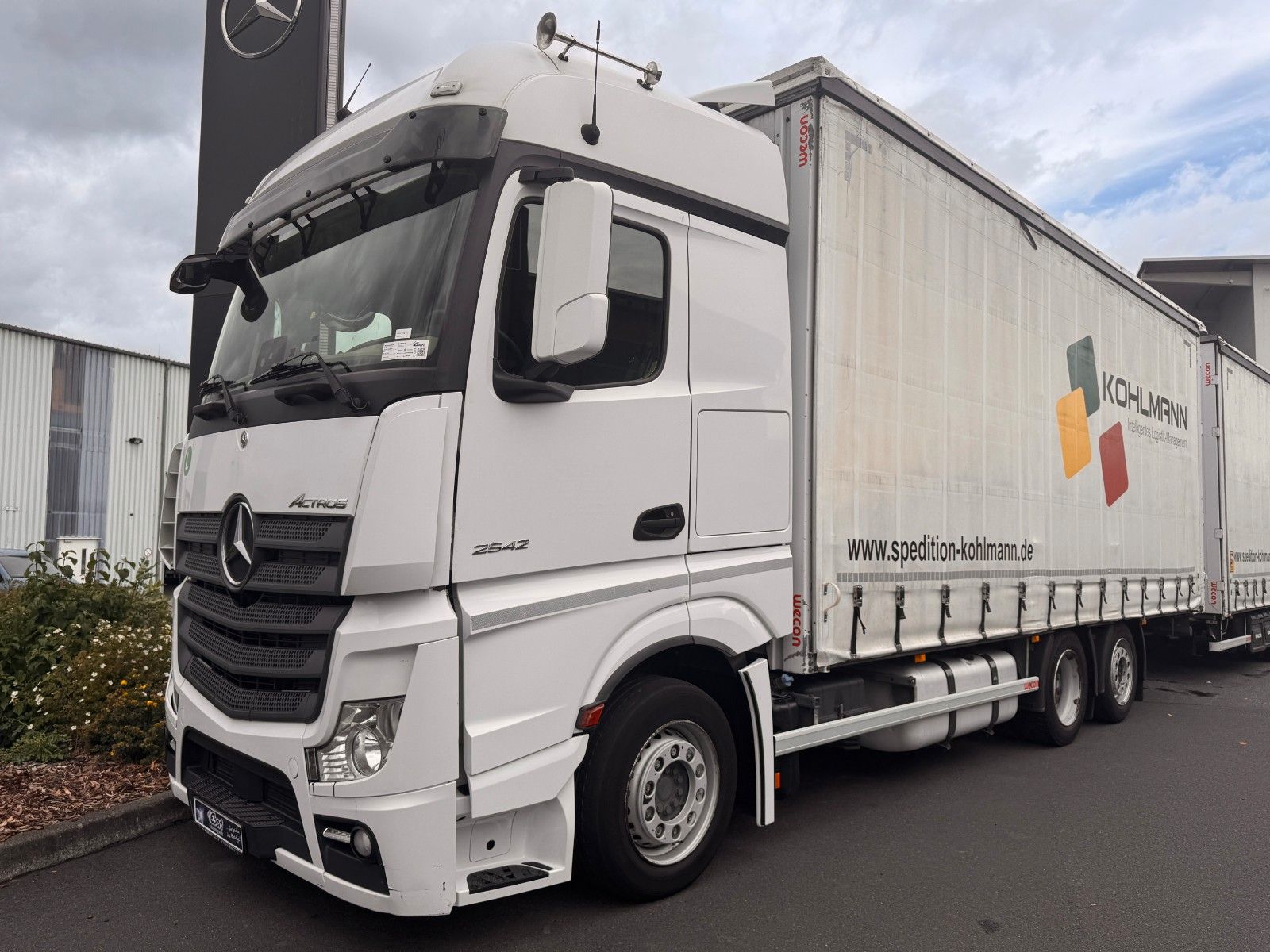 Fahrzeugabbildung Mercedes-Benz Actros 2542 LnR 6x2 Retarder Standklima