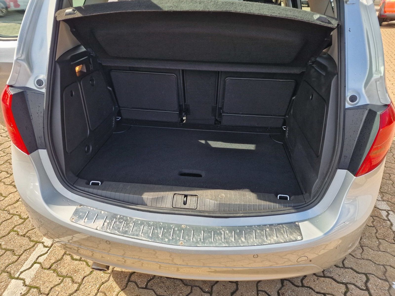Fahrzeugabbildung Opel Meriva B Active, Automatik,Sitzheizung