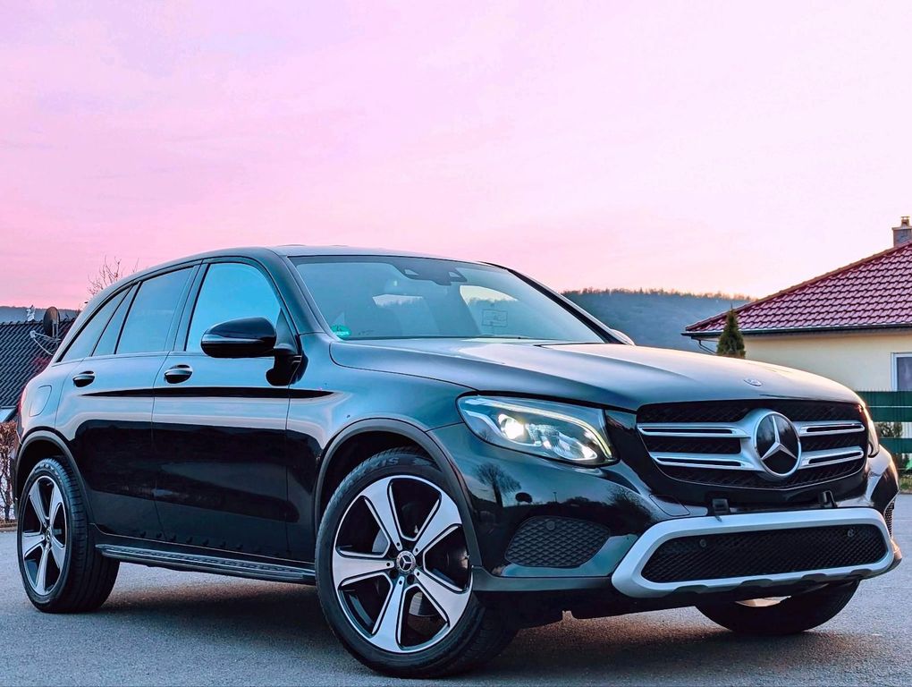Image of Mercedes-Benz GLC 350