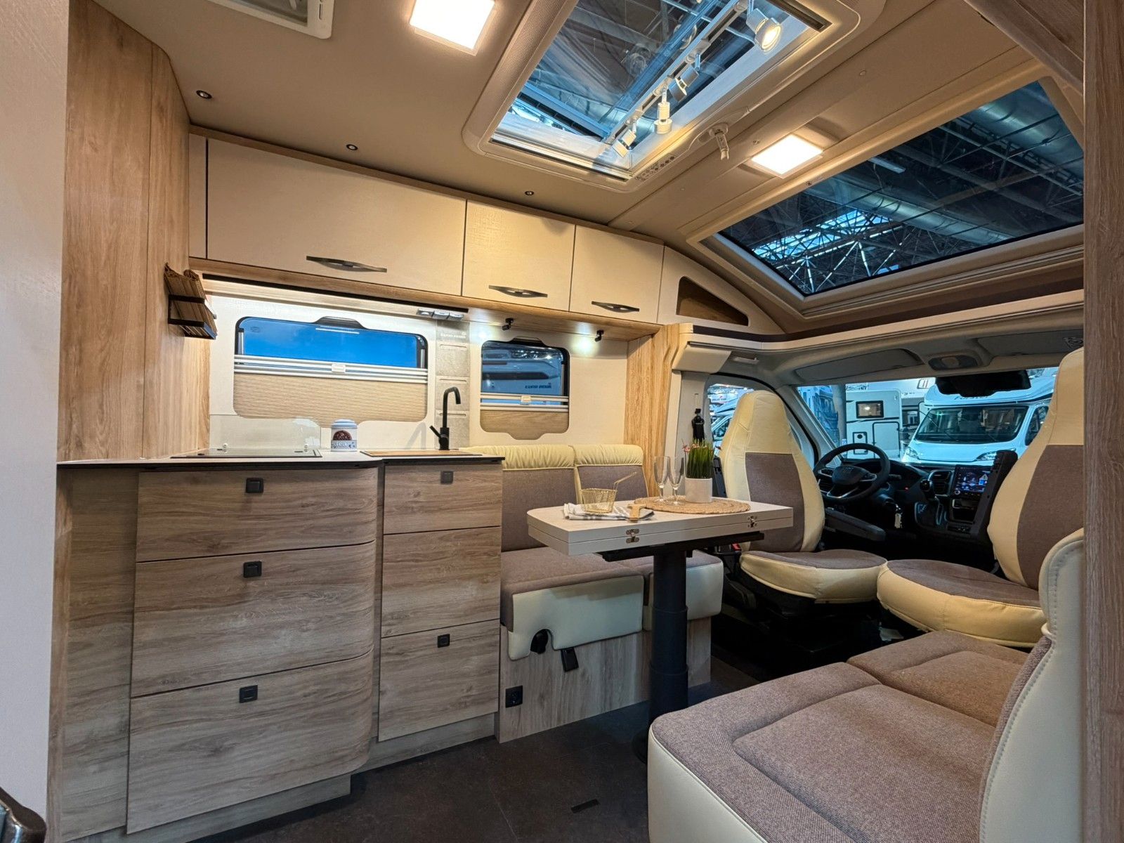 Fahrzeugabbildung Eura Mobil Profila T 720 EF ONYX SONDERMODELL MESSE