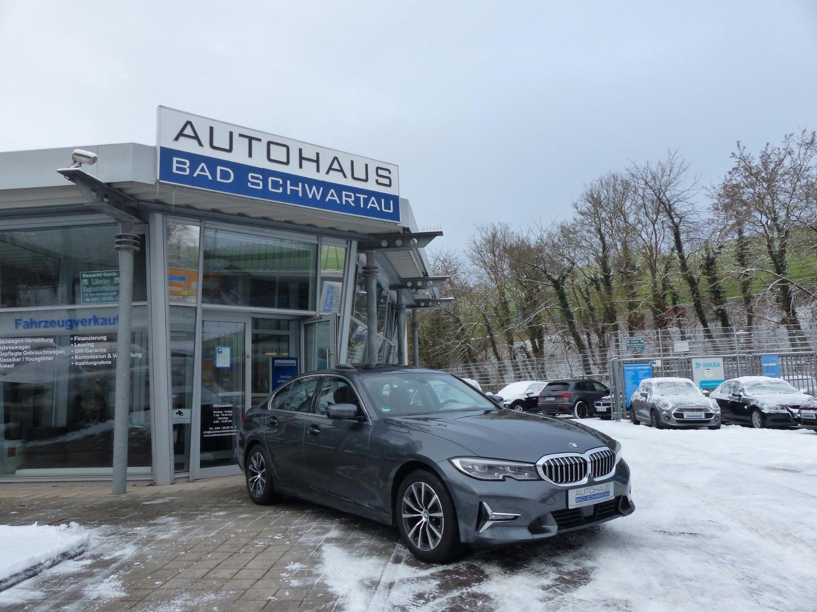 BMW 320i Aut. Luxury Line, super Ausstattung, 1. Hd.