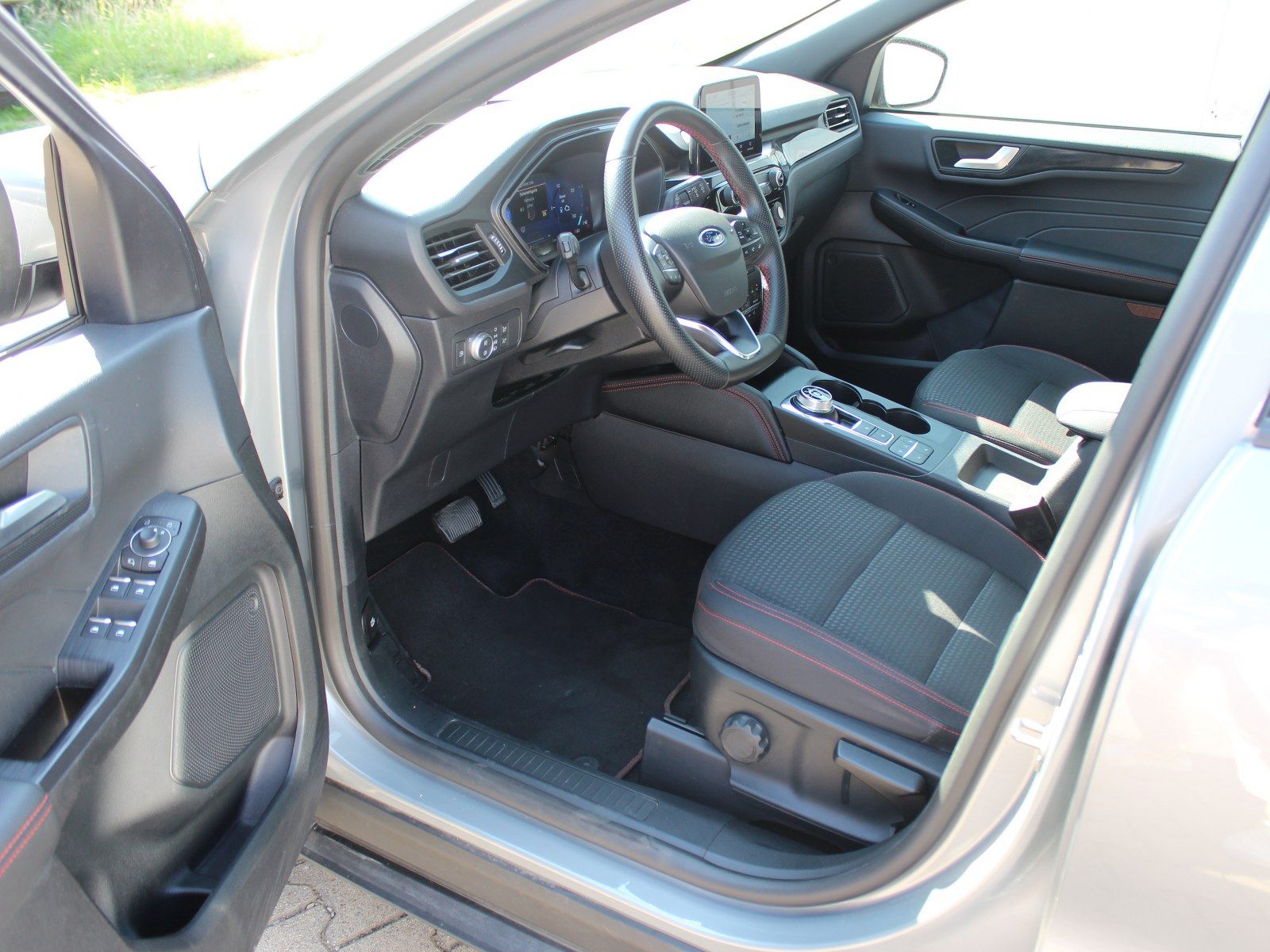 Fahrzeugabbildung Ford Kuga Plug-In Hybrid ST-Line 2,5 Duratec
