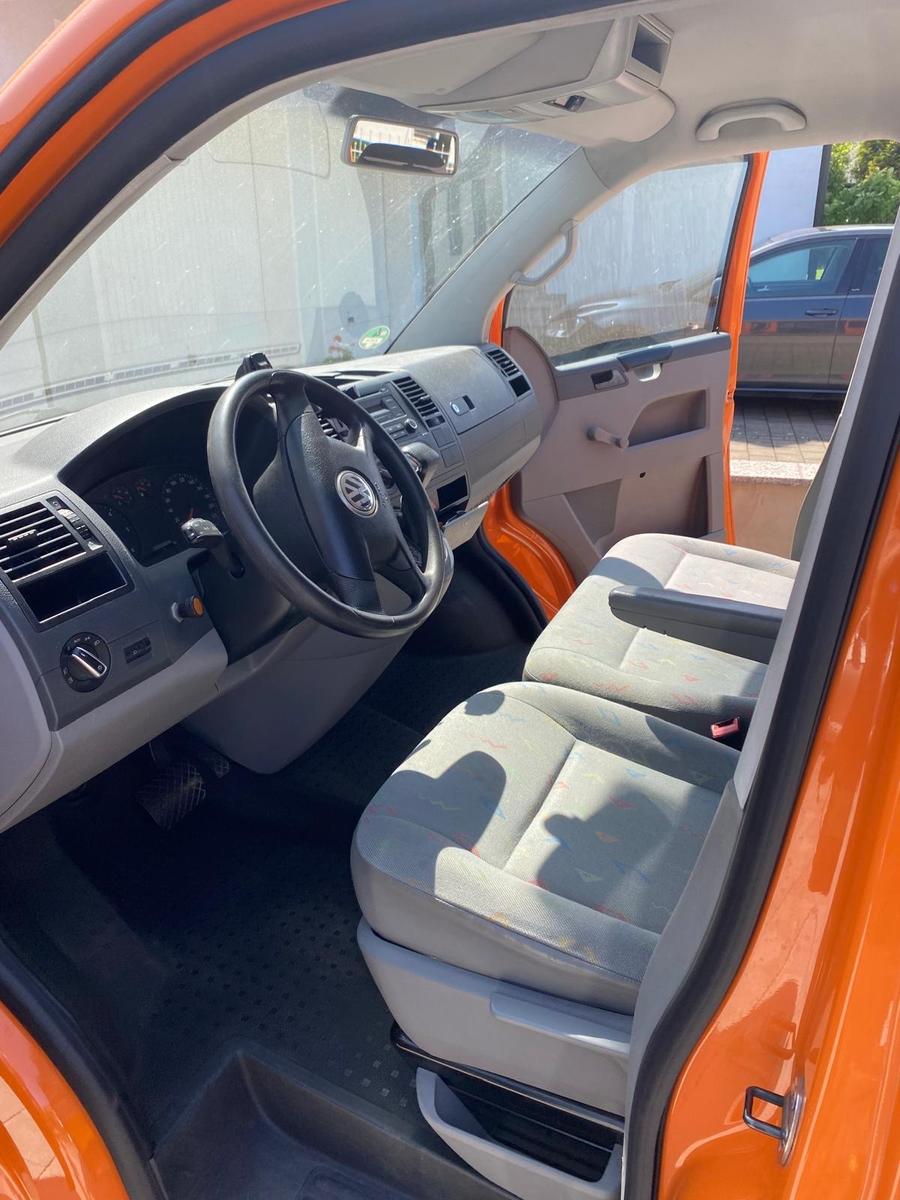 Volkswagen T5  Campervan 