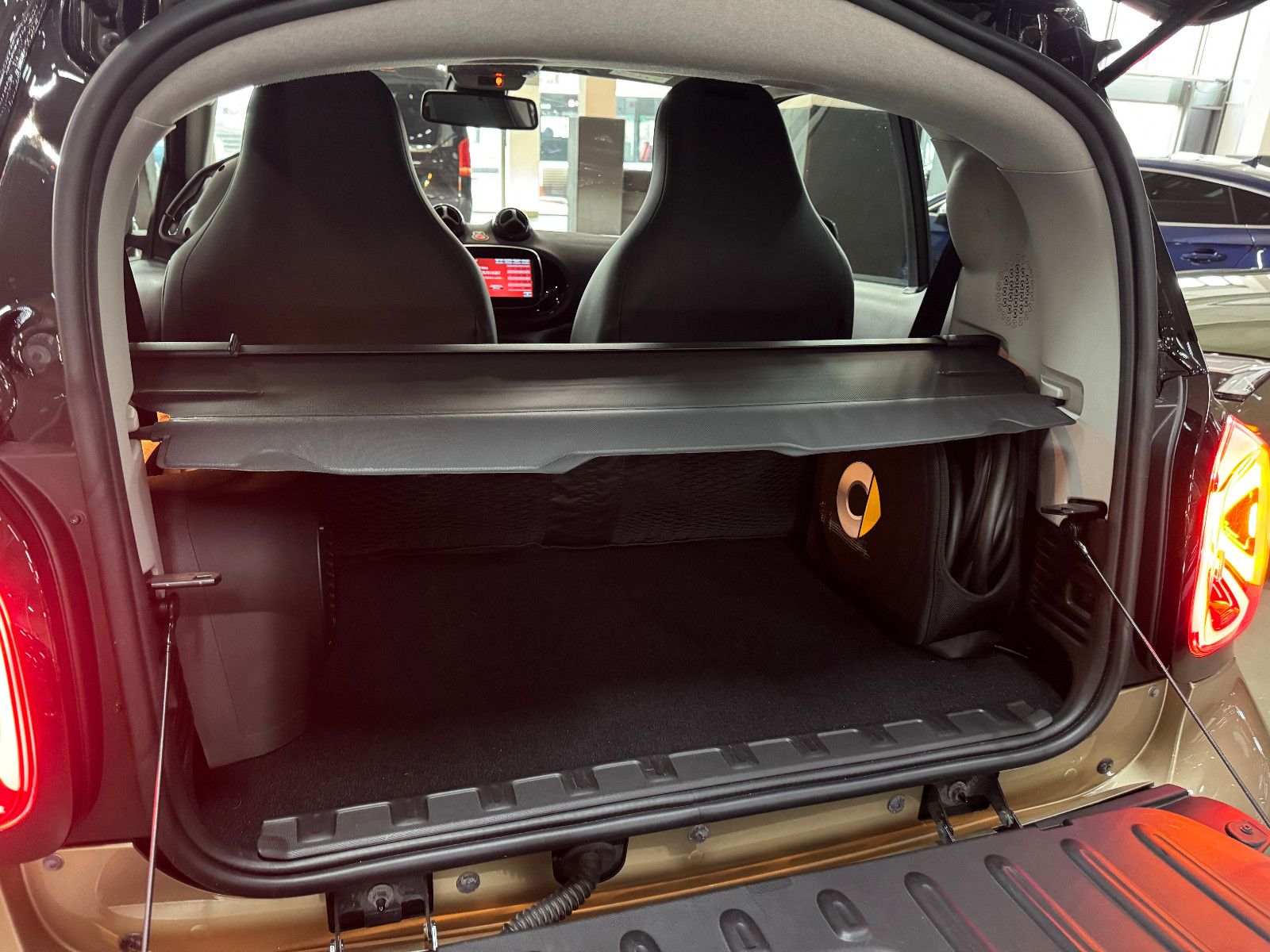 Fahrzeugabbildung Smart ForTwo Coupe EQ PRIME EXCLUSIVE ABSOLUT VOLL 22K
