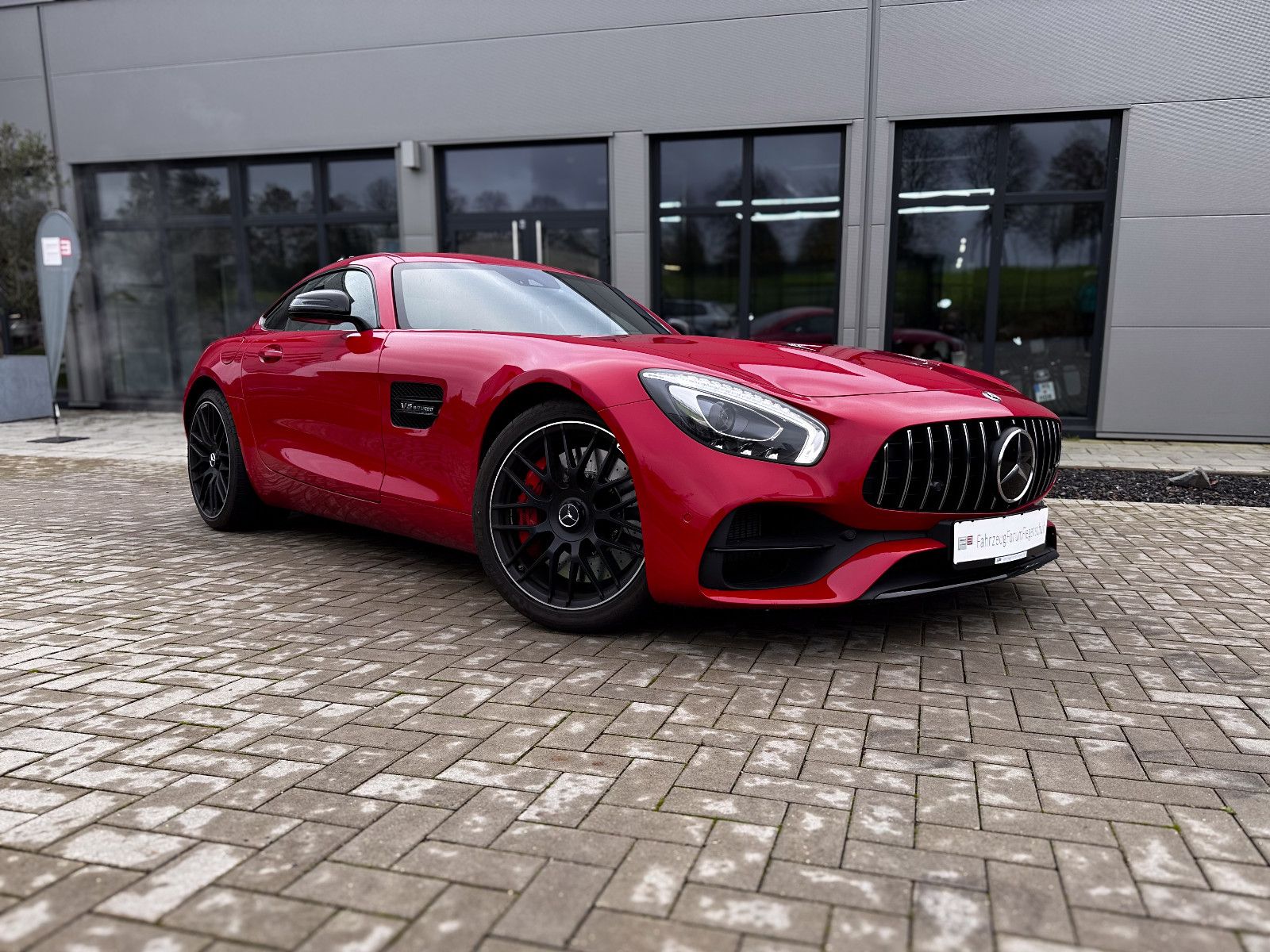 Fahrzeugabbildung Mercedes-Benz AMG GT S Coupe-Facelift-Burmester-LED