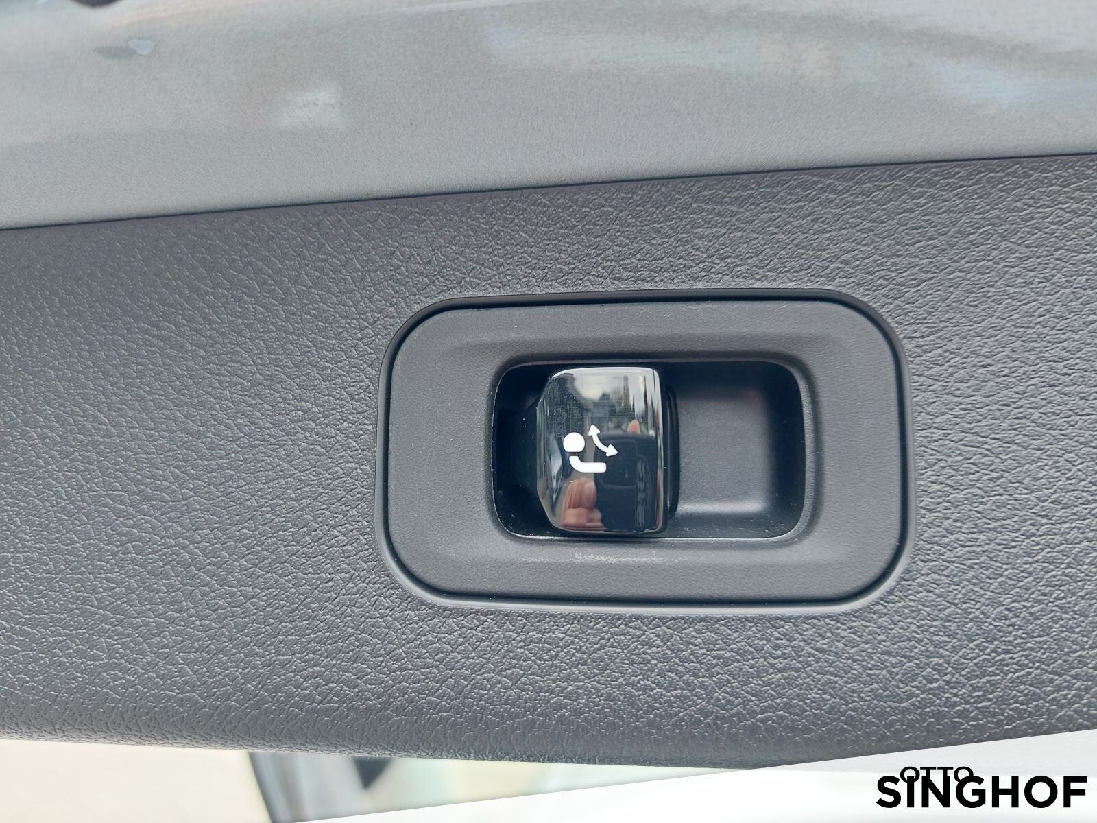 Fahrzeugabbildung Mercedes-Benz E 220 d T Avantgarde +AHK+Rü Kam+Distronic+LED+