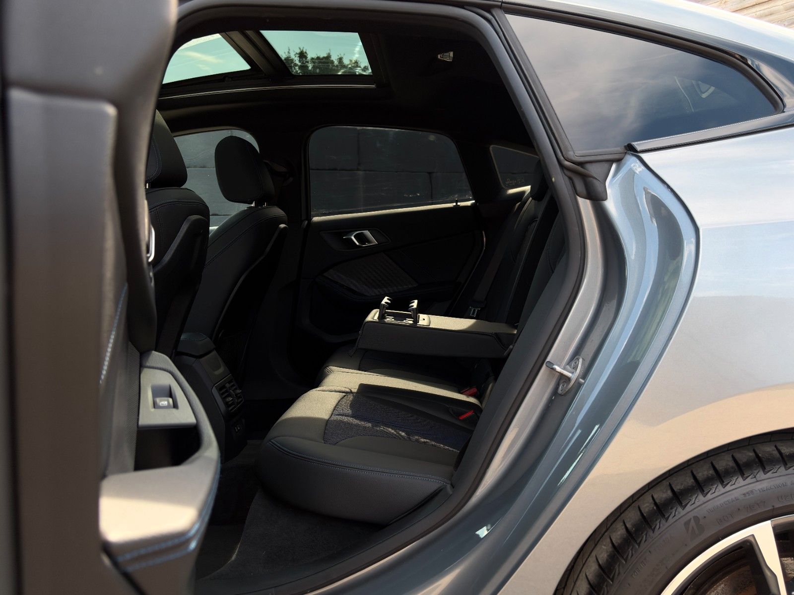 Fahrzeugabbildung BMW 220i Gran Coupé M Sport PANO H&K CAM LHZ CarPlay