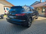 Volkswagen Touareg 3.0 V6 TDI 170kW 4MOT R-LINE - gebrauchte VW Touareg aus dem Jahr 2019