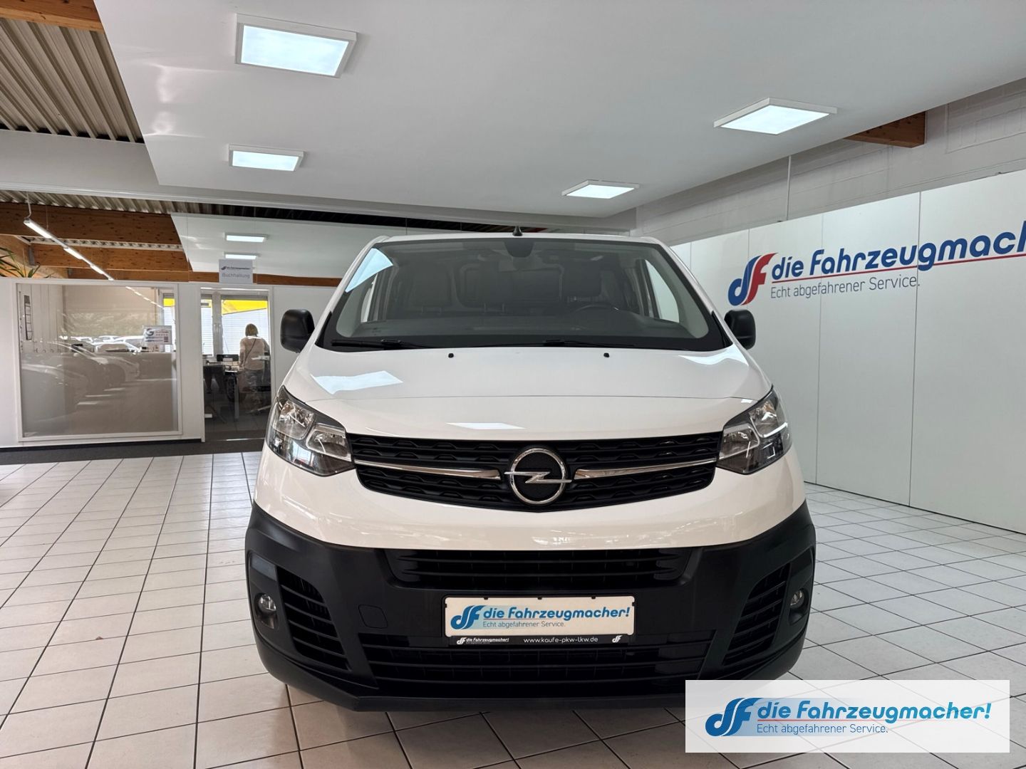 Fahrzeugabbildung Opel Vivaro Kasten Edition L 2.0 D EU6d-T Apple CarPl