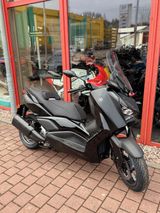 Yamaha XMAX 300 Tech MAX 2024 Tech Black / Dark Magma - YAMAHA ROLLER X MAX