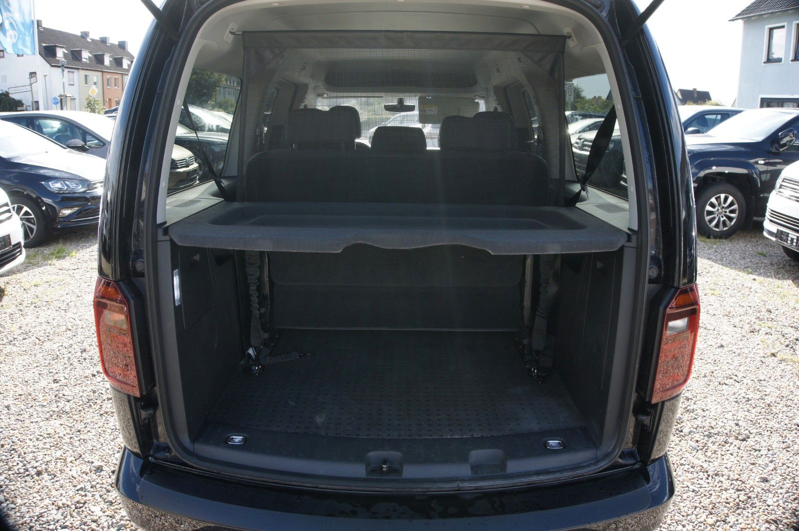 Fahrzeugabbildung Volkswagen Caddy 2.0 TDI Maxi High 7-SITZER NAVI AHK ACC XE
