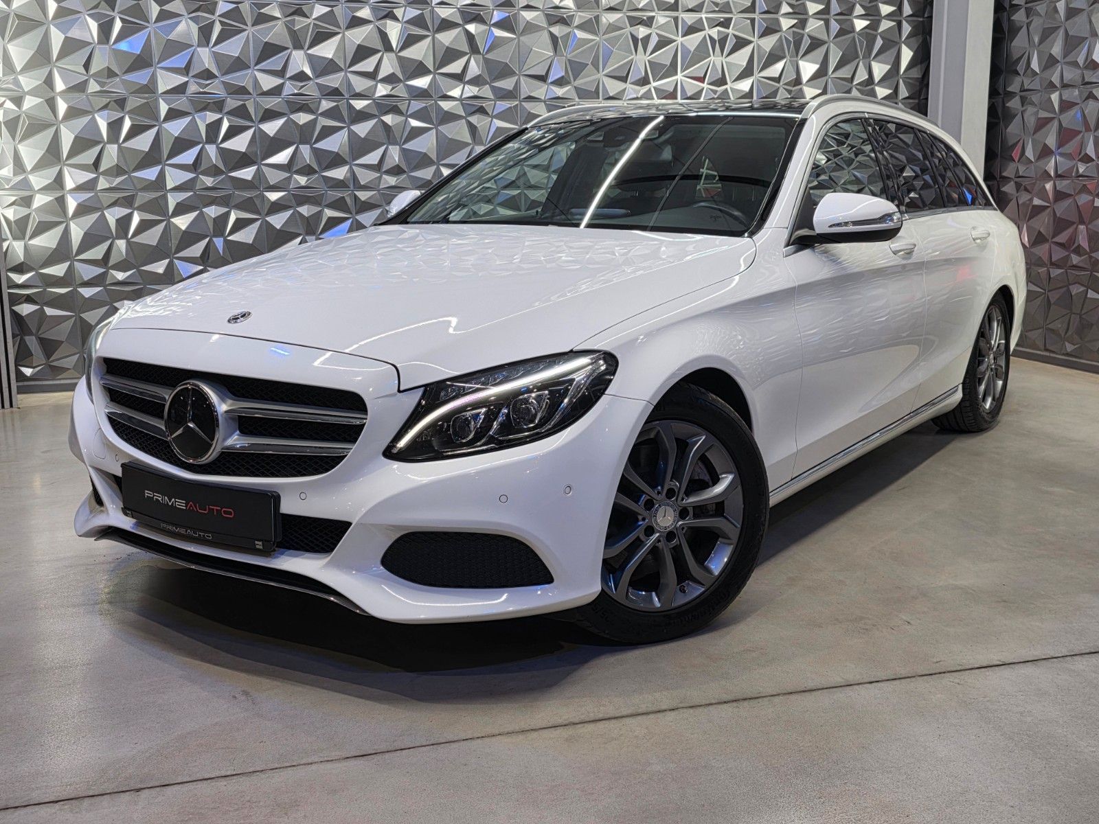 MERCEDES-BENZ C 300 T Hybrid*Spurr*Pano*Airmatik