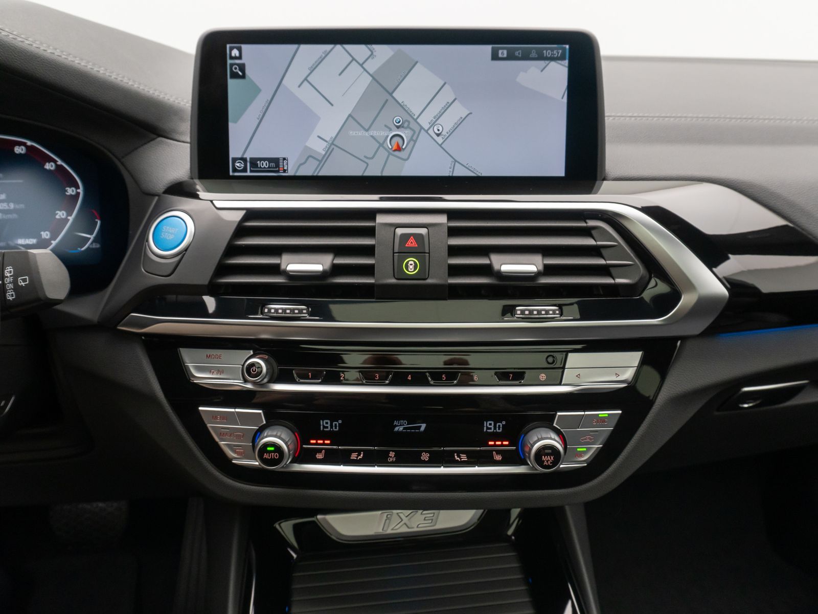 Fahrzeugabbildung BMW iX3 IMPRESSIVE HUD 360°DAB H/K 20Zoll Sport Alar