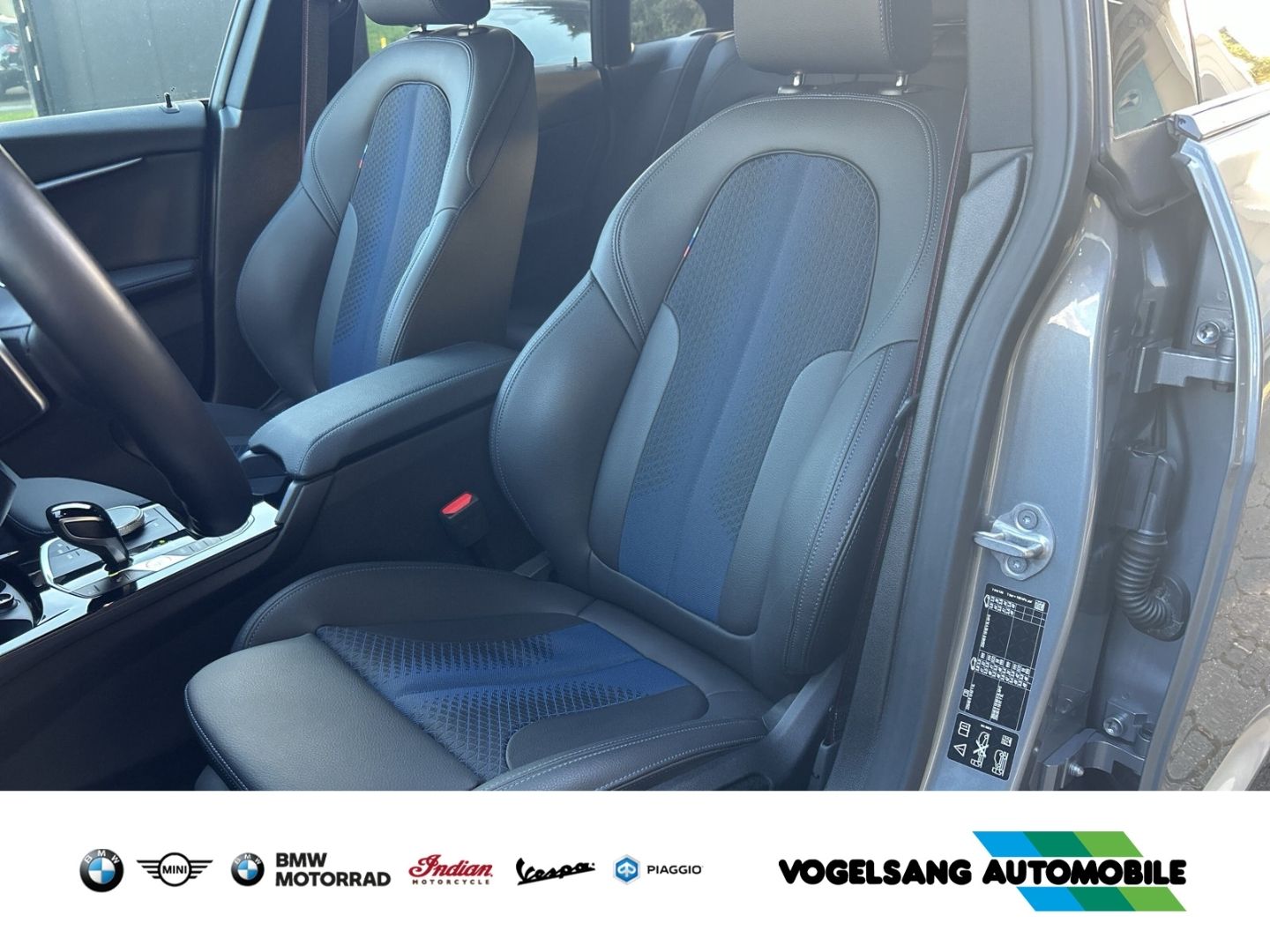 Fahrzeugabbildung BMW M235i xDrive,Gran Coupe,HUD,H&KSound,RFK,M Sport