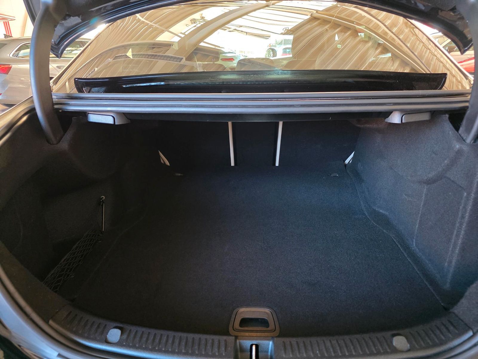Fahrzeugabbildung Mercedes-Benz E200 Lim. AMG/Burmester/Airmatic/HuD/Multibeam
