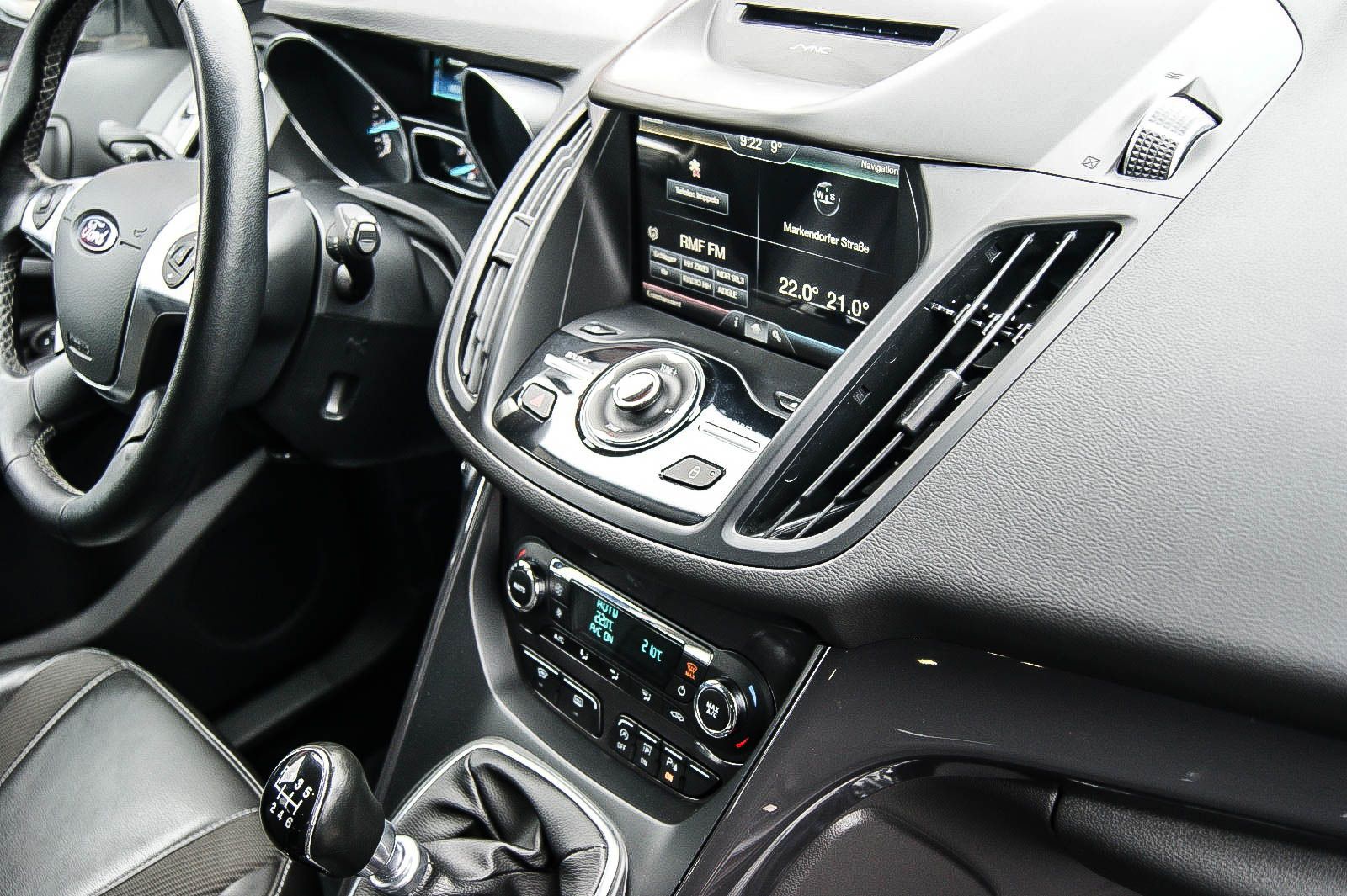 Fahrzeugabbildung Ford Kuga 1.5EcoBoost Individual XENON NAVIGATION 1HD