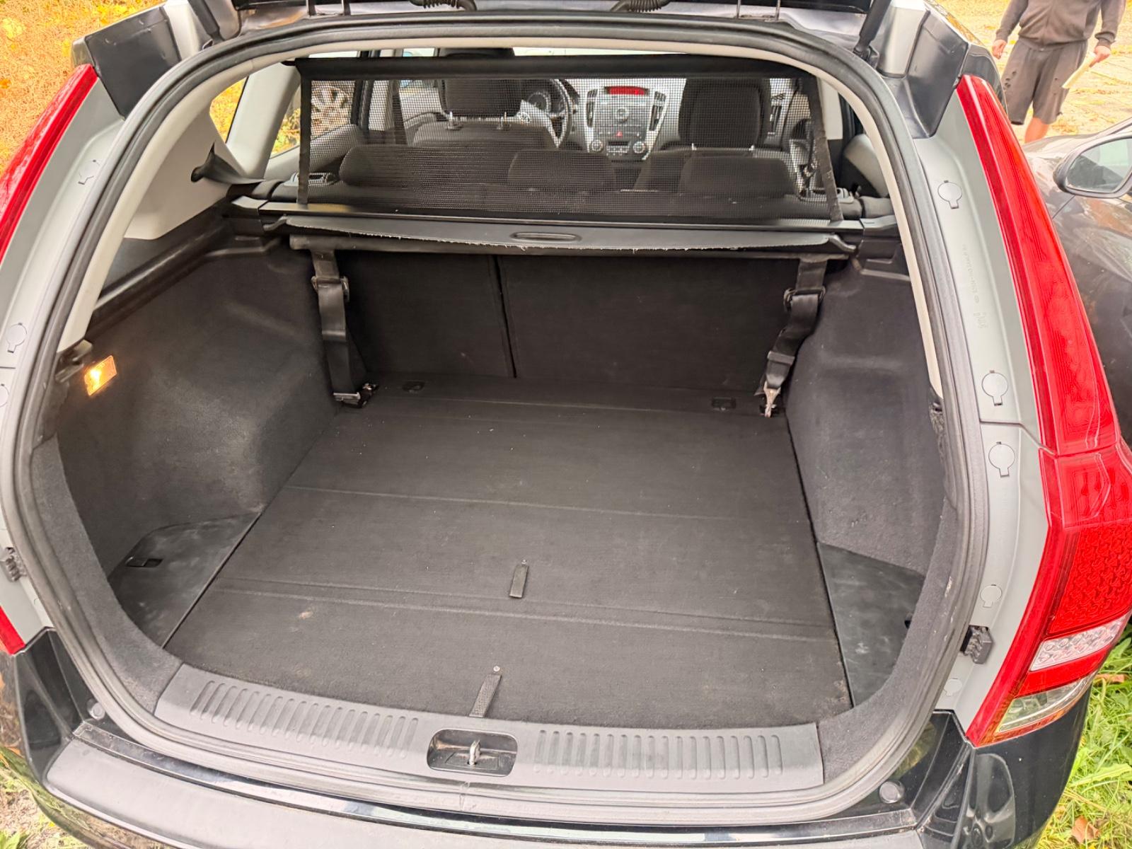 Kia cee'd 2010 — photo 10